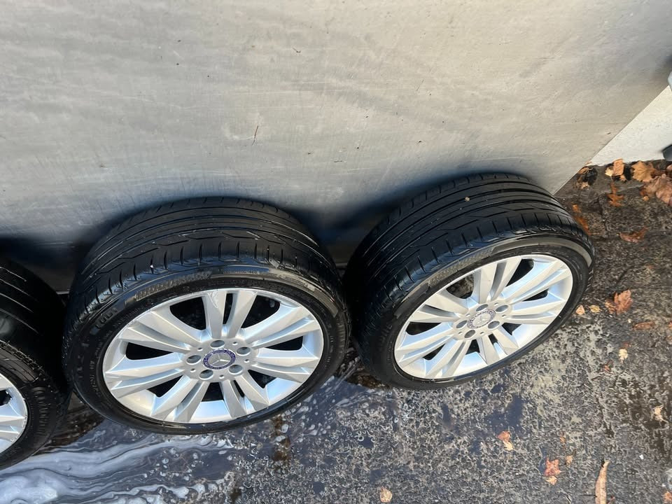 Mercedes Benz 17” Alloy Wheels with Tyres