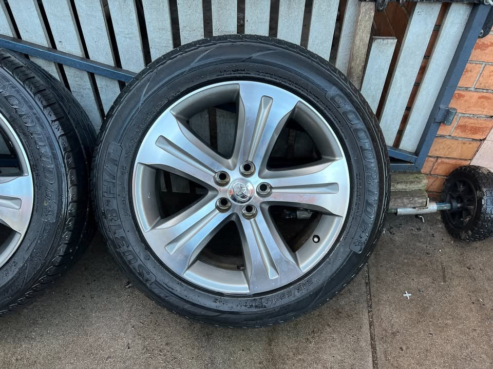 Toyota Kluger 19” Alloy Wheels with Good Tyres