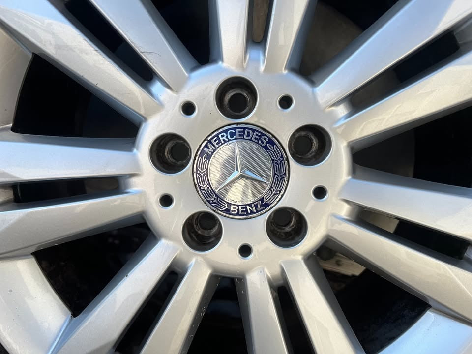 Mercedes Benz 17” Alloy Wheels with Tyres