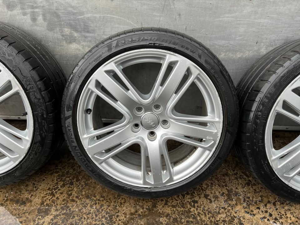 Audi A3/S3 18" Alloy Wheels with Tyres