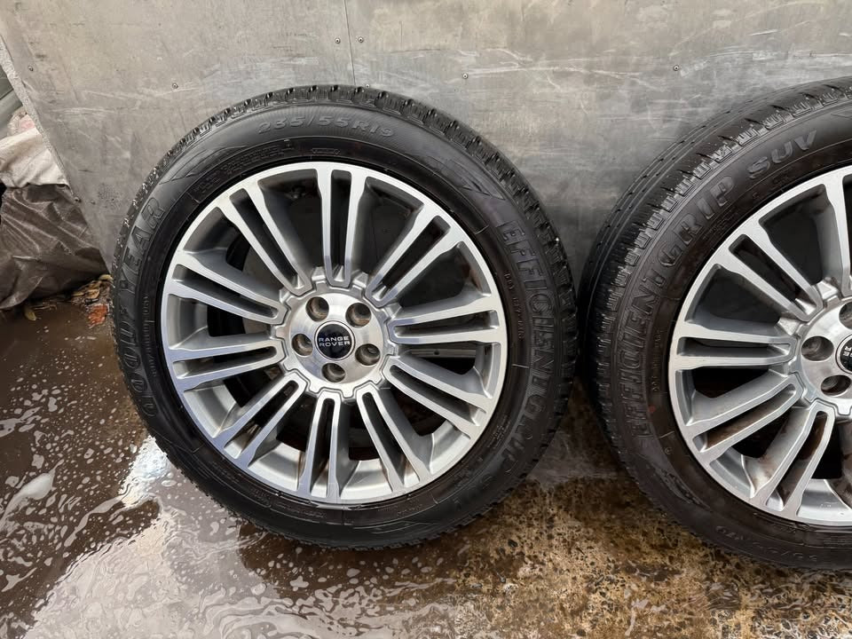 Range Rover Evoque 19" Alloy Wheels with Good Tyres