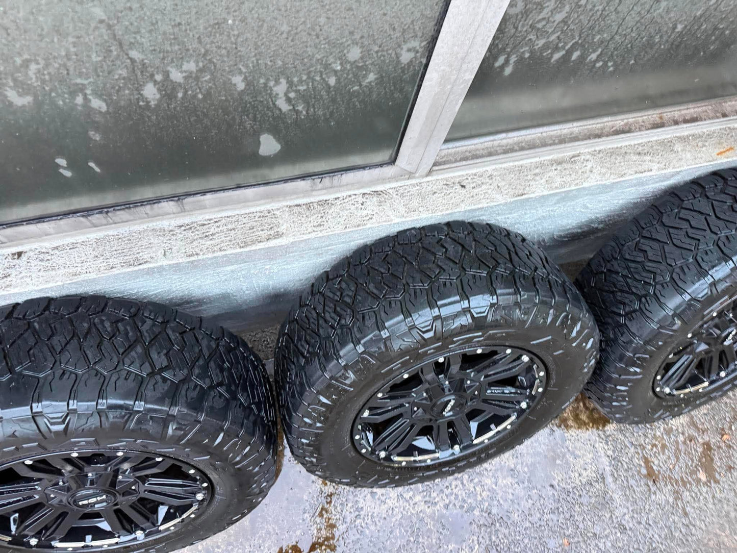 ROH Vapour 18” Alloy Wheels with Maxxis Razr A/T Tyres Set of 5