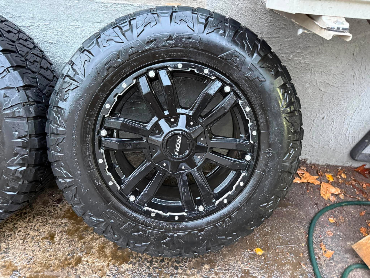 ROH Vapour 18” Alloy Wheels with Maxxis Razr A/T Tyres Set of 5