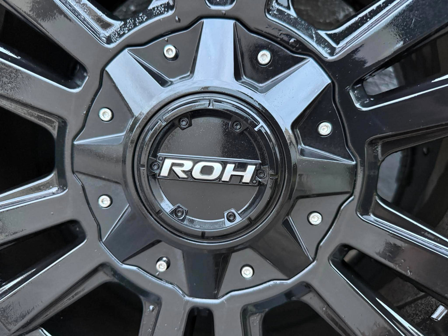 ROH Vapour 18” Alloy Wheels with Maxxis Razr A/T Tyres Set of 5