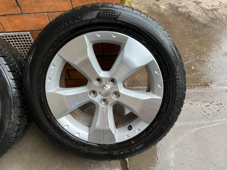 Subaru Forester 17” Alloy Wheels with Excellent Tyres