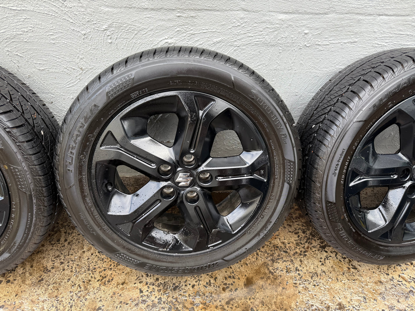 Suzuki Vitara 17” Alloy Wheels with Excellent Bridgestone Tyres