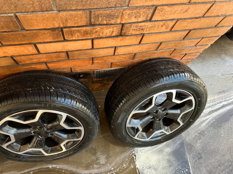 Subaru XV 17" Alloy Wheels with Excellent Tyres