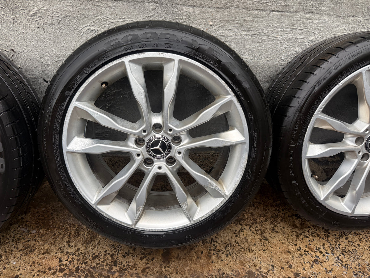 Mercedes Benz X156 GLA-Class 19” Alloy Wheels with Good Tyres