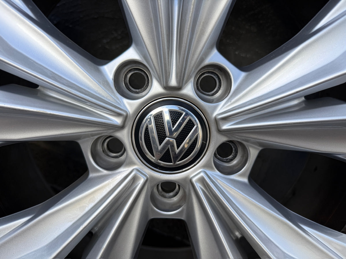 Volkswagen Tiguan 18” Alloy Wheels with Good Tyres