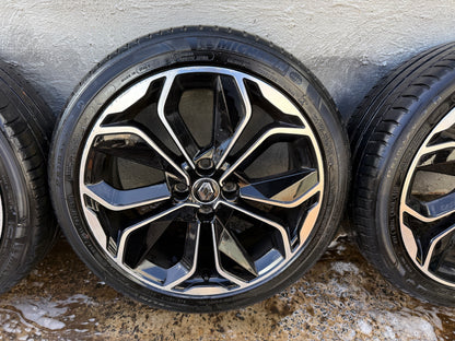 Renault Clio 17” Alloy Wheels with Good Tyres