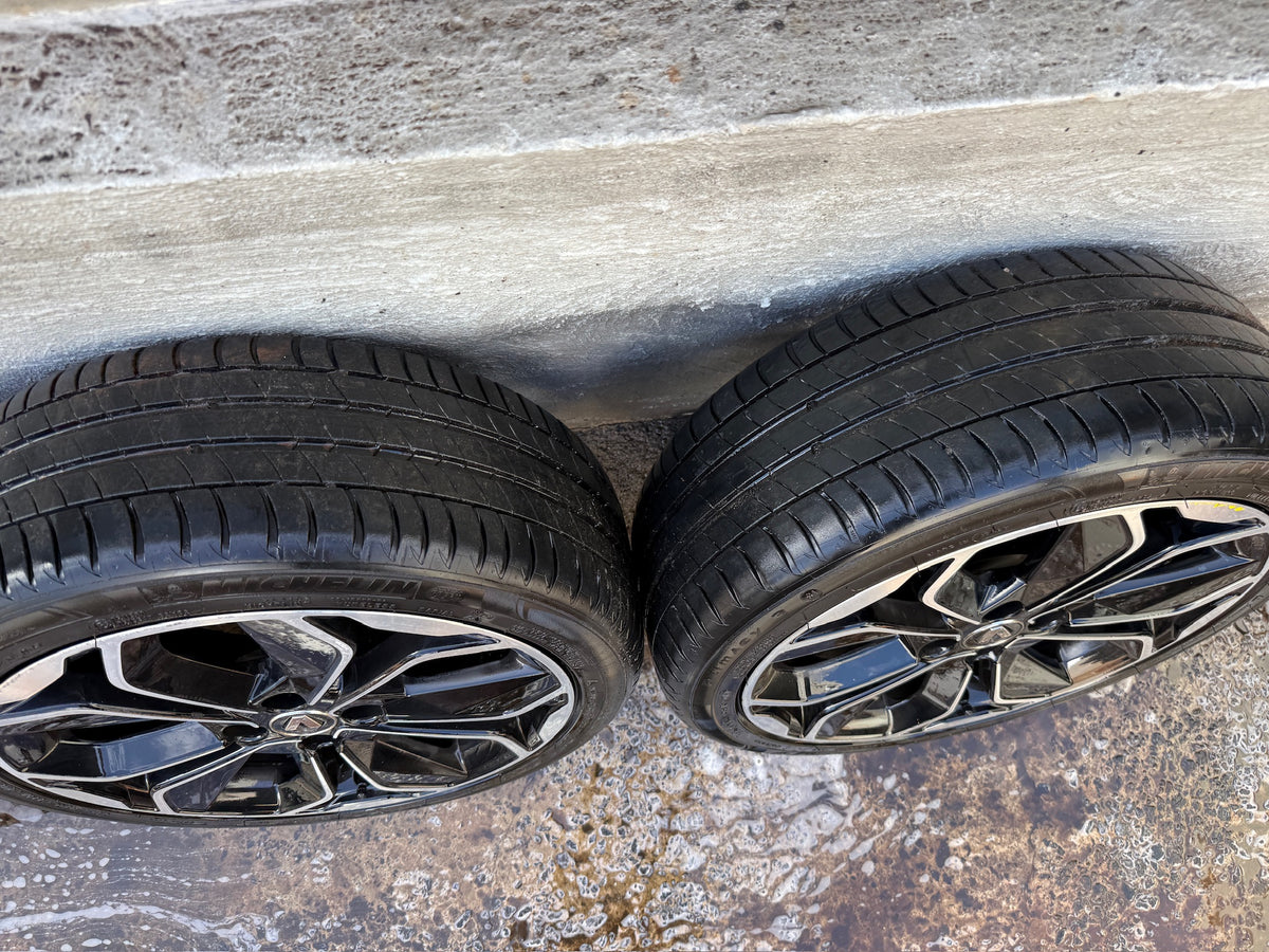 Renault Clio 17” Alloy Wheels with Good Tyres