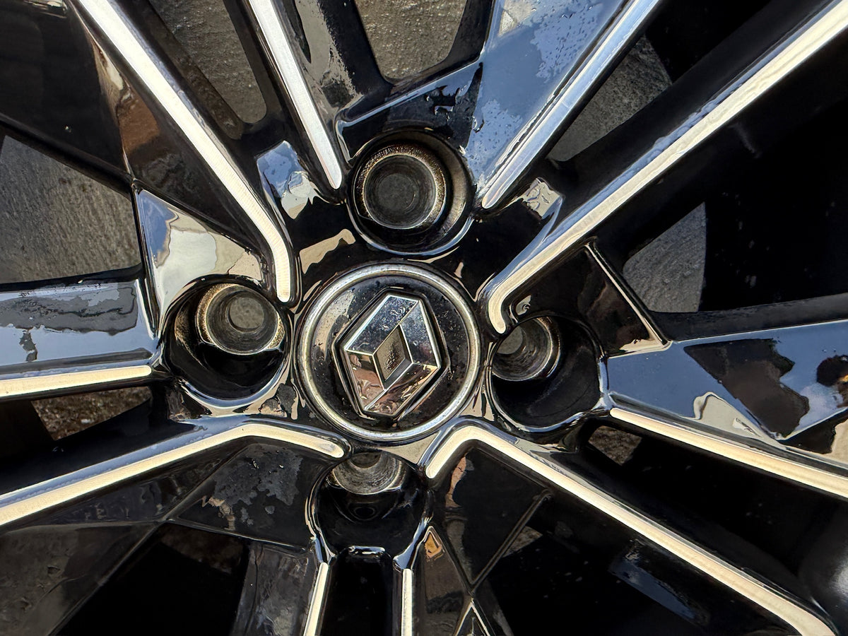 Renault Clio 17” Alloy Wheels with Good Tyres