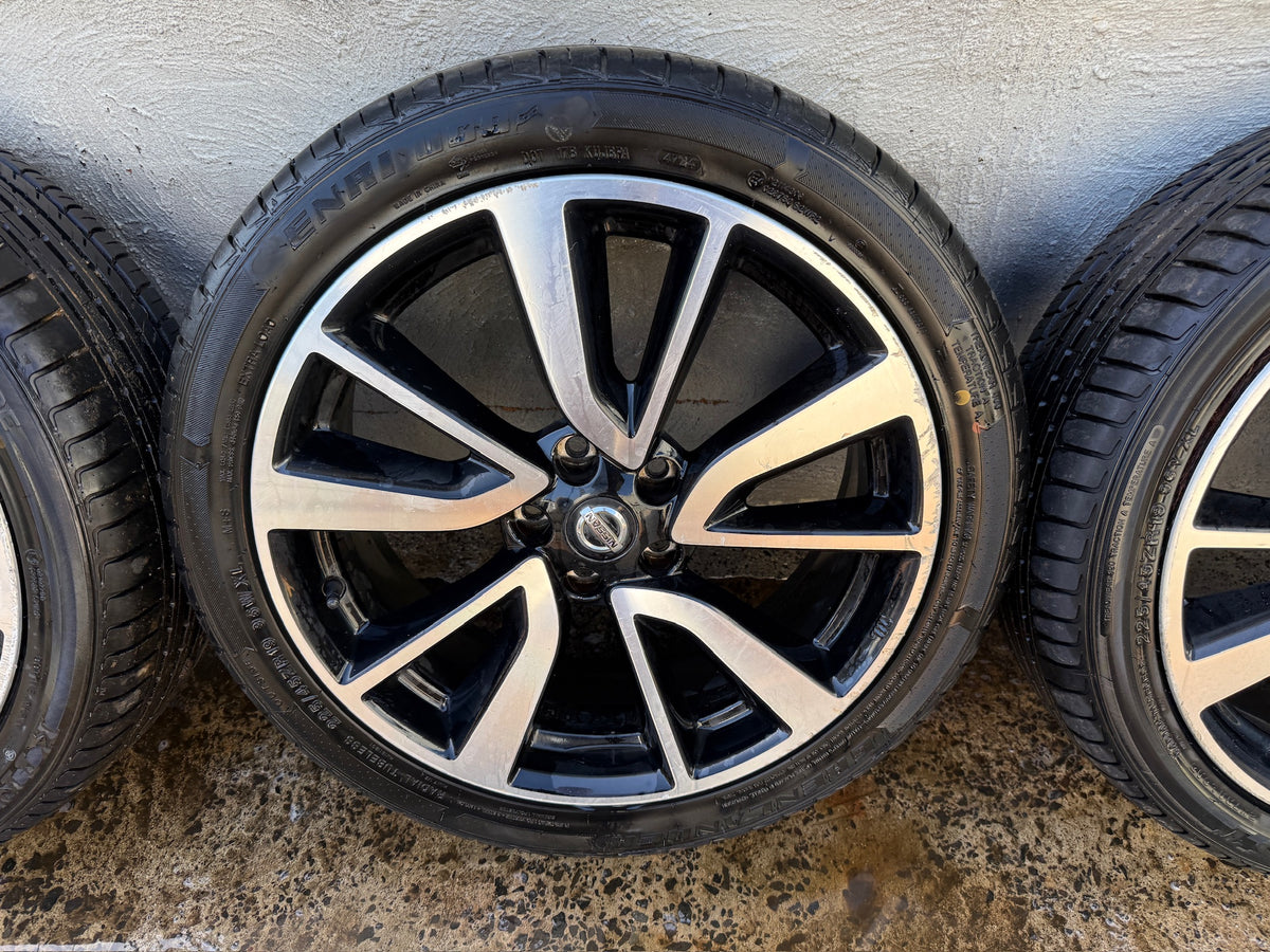Nissan Qashqai 19” Alloy Wheels with Good Tyres