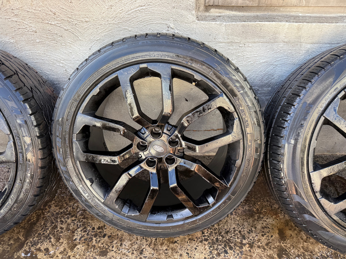 Land Rover Range Rover Sport 22” Alloy Wheels with Tyres