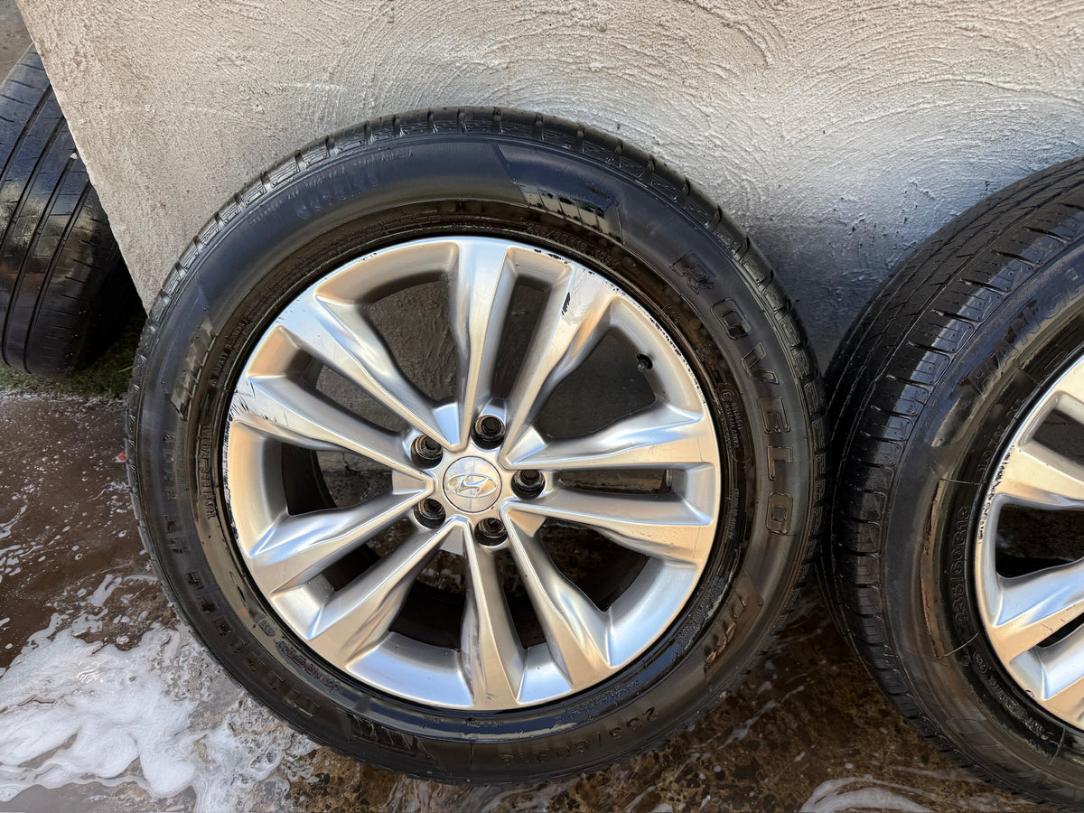 Hyundai Sante Fe 18” Alloy Wheels with Good Tyres