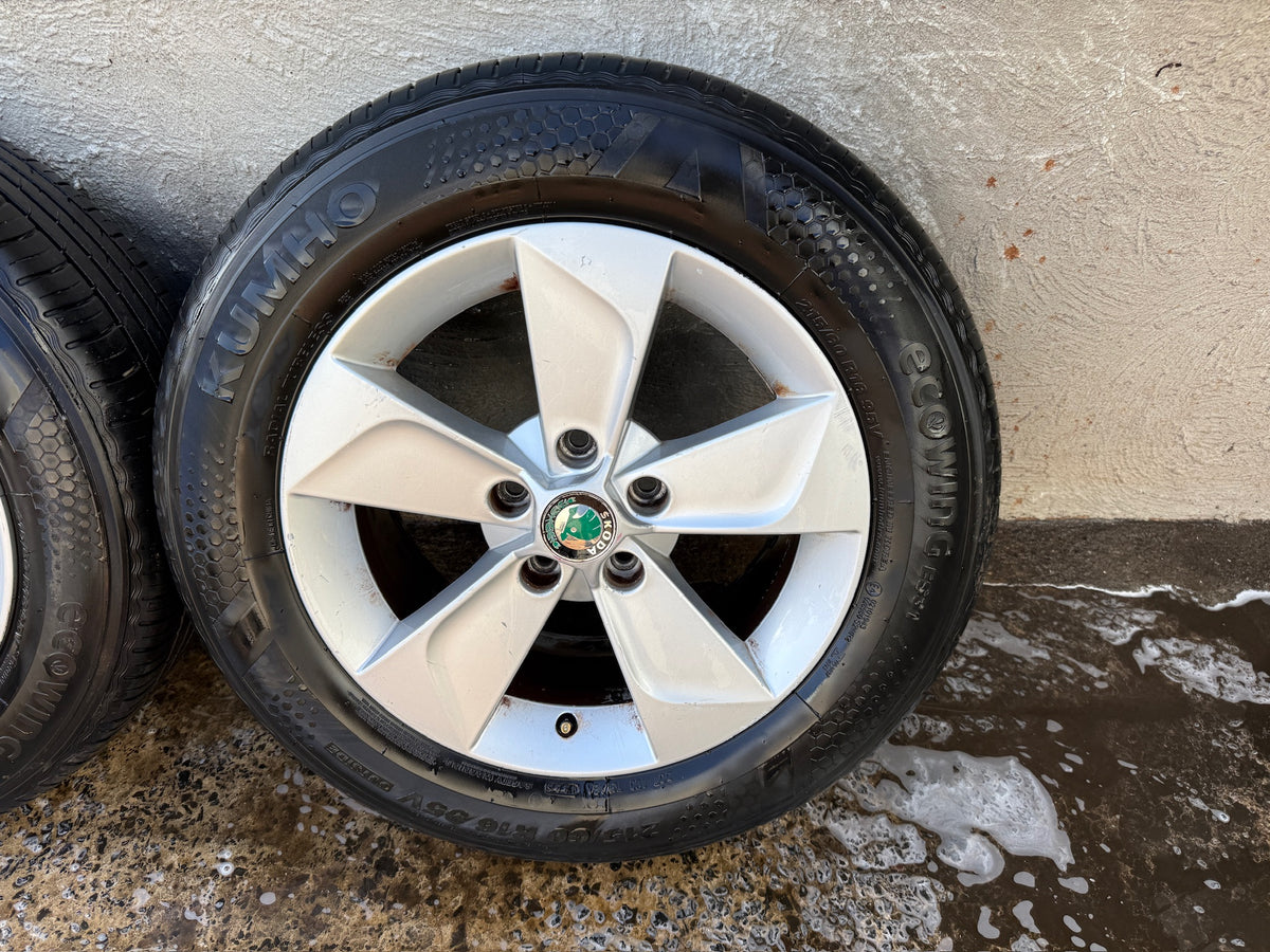 Skoda Yeti 16” Alloy Wheels with Good Tyres