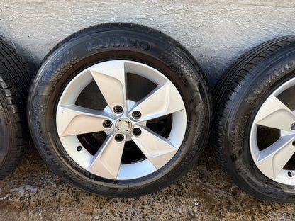 Skoda Yeti 16” Alloy Wheels with Good Tyres