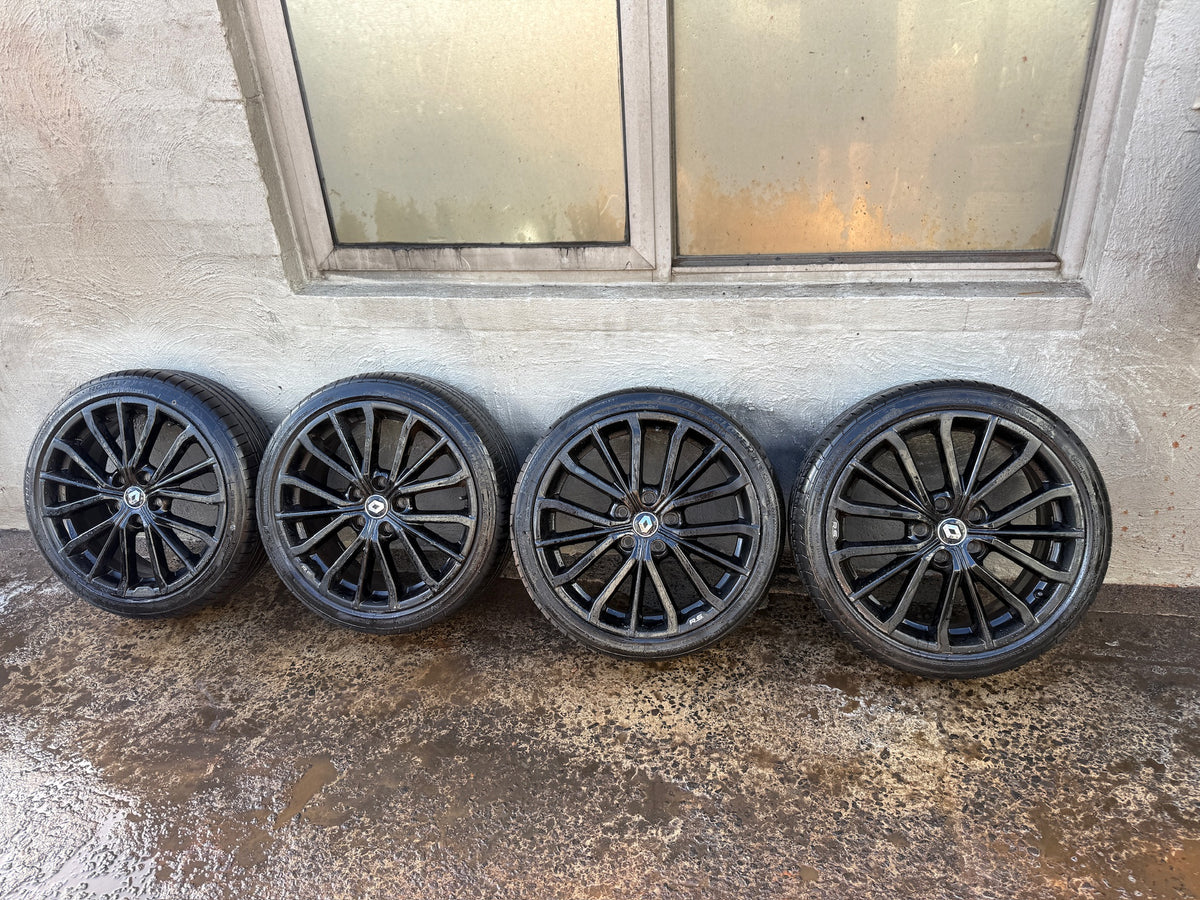 Renault Clio 18” Alloy Wheels with Good Tyres