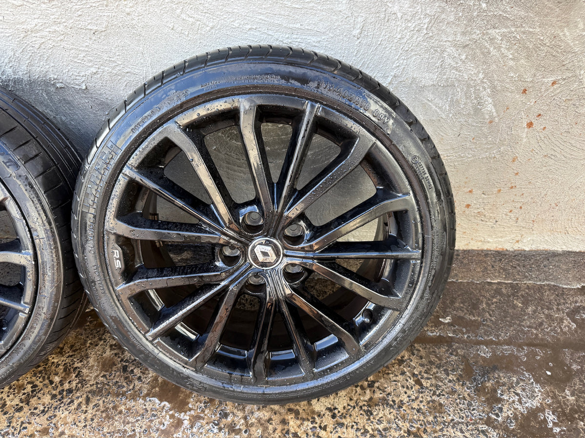 Renault Clio 18” Alloy Wheels with Good Tyres