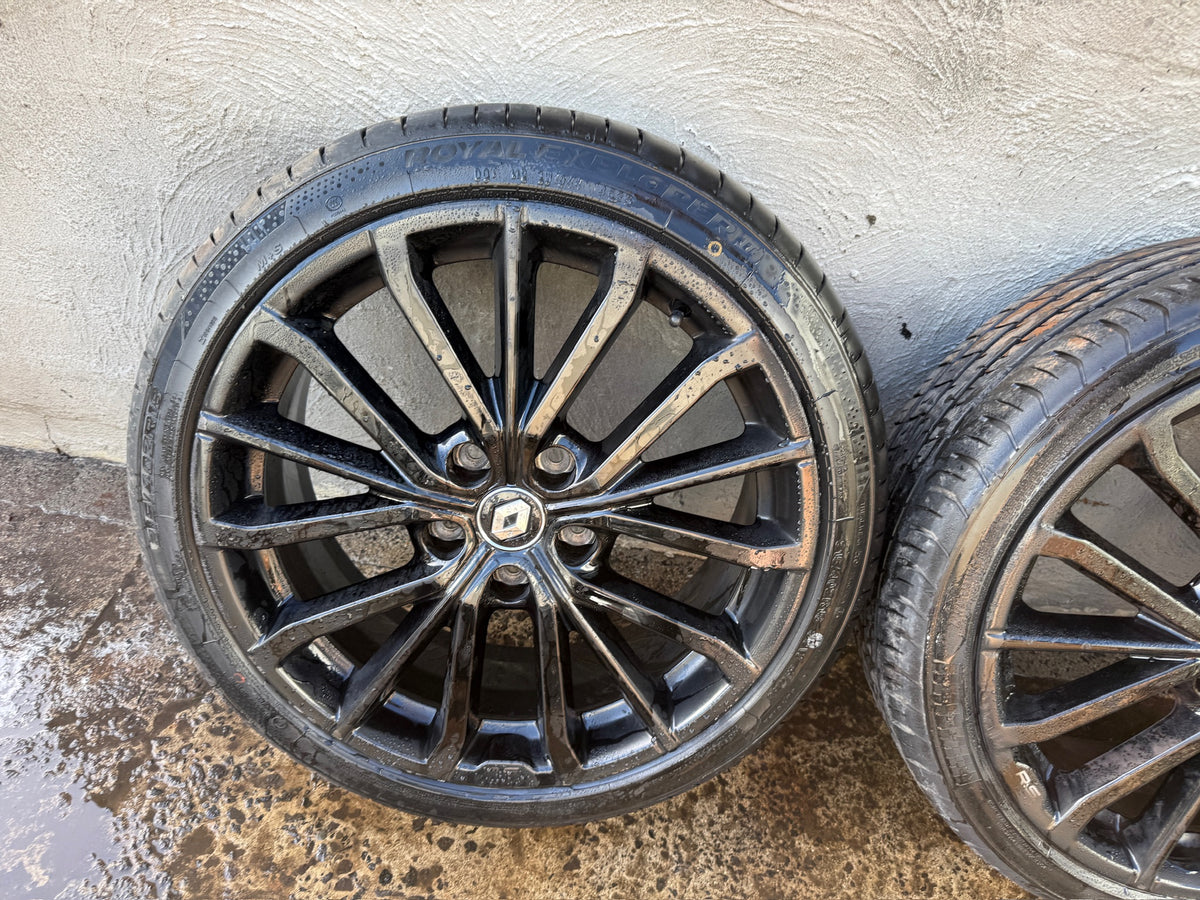 Renault Clio 18” Alloy Wheels with Good Tyres