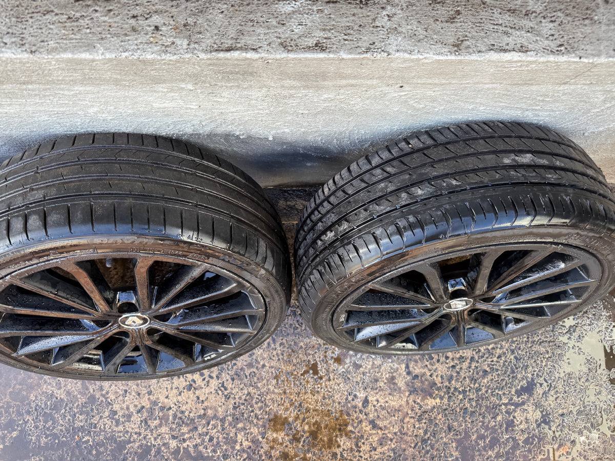 Renault Clio 18” Alloy Wheels with Good Tyres