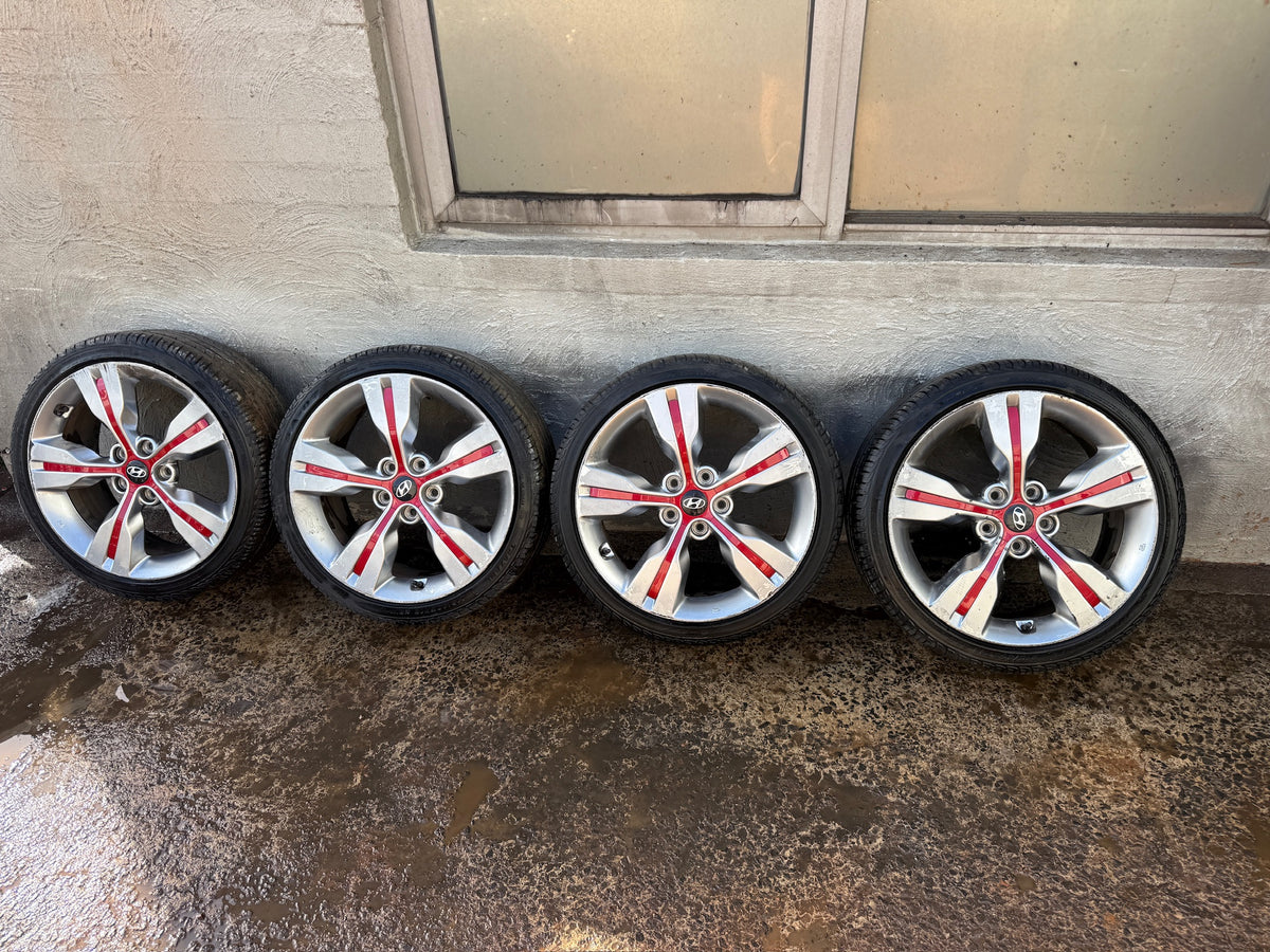 Hyundai Veloster 18” Alloy Wheels with Good Tyres.