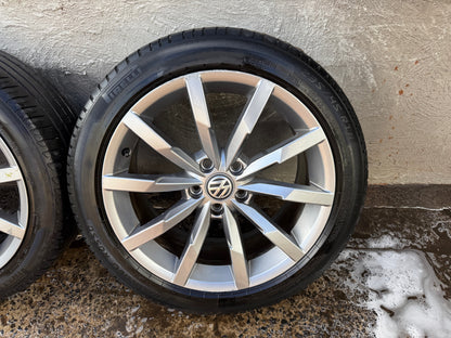 Volkswagen Passat 18” Alloy Wheels with Tyres