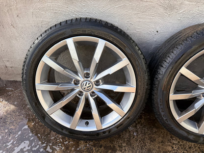 Volkswagen Passat 18” Alloy Wheels with Tyres