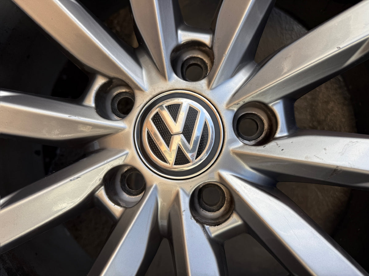 Volkswagen Passat 18” Alloy Wheels with Tyres