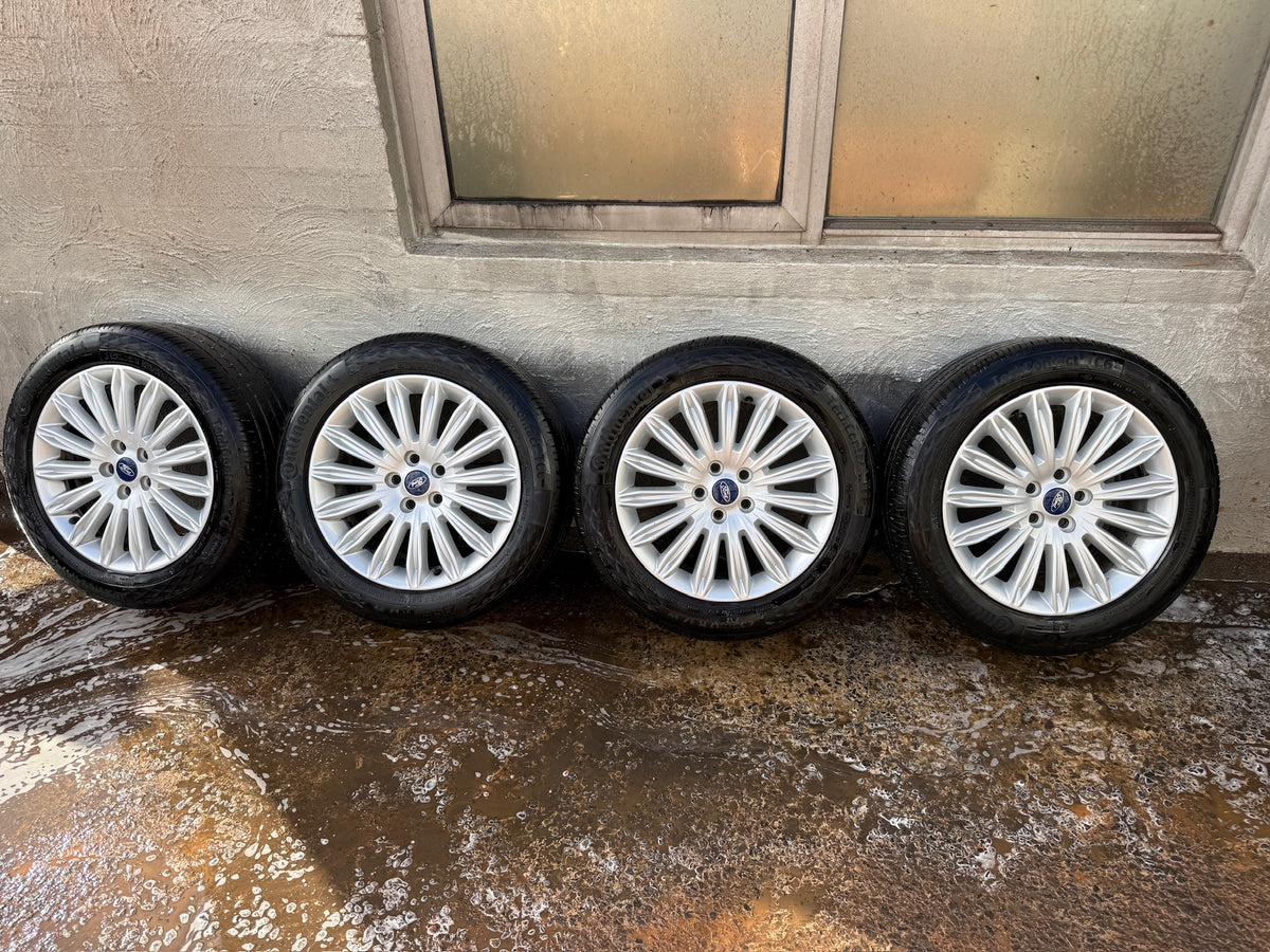 Ford Mondeo 17” Alloy Wheels with Good Tyres
