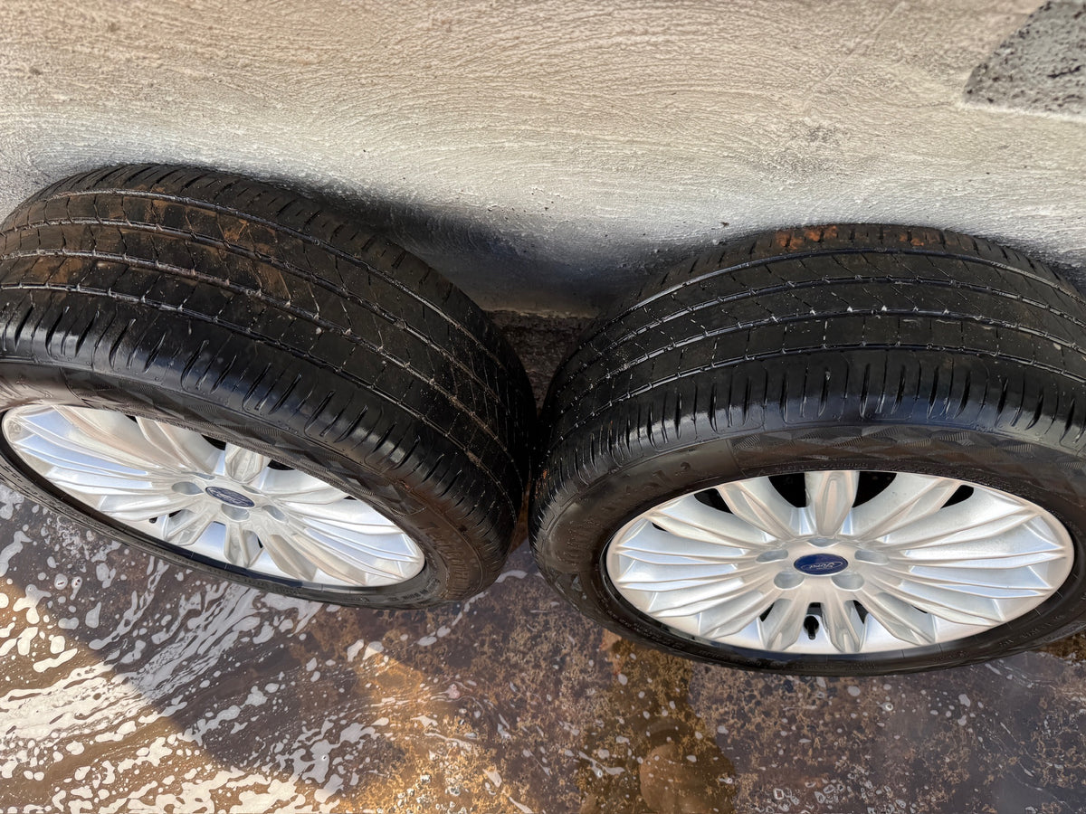 Ford Mondeo 17” Alloy Wheels with Good Tyres