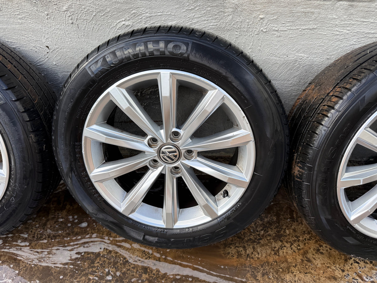 Volkswagen Passat 17” Alloy Wheels with Good Tyres