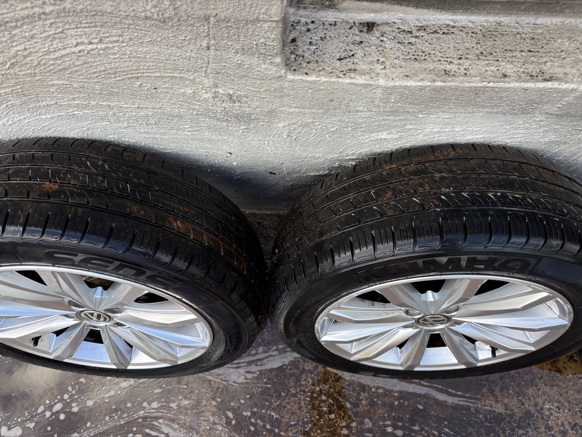Volkswagen Passat 17” Alloy Wheels with Good Tyres