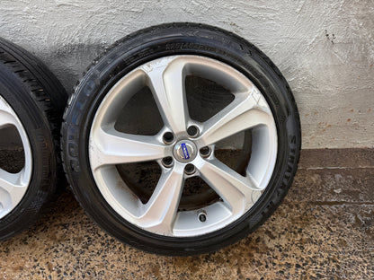 Volvo V40 17” Alloy Wheels with Good Tyres