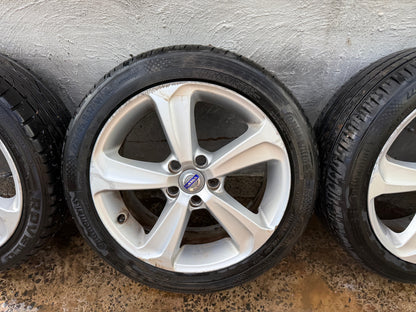 Volvo V40 17” Alloy Wheels with Good Tyres