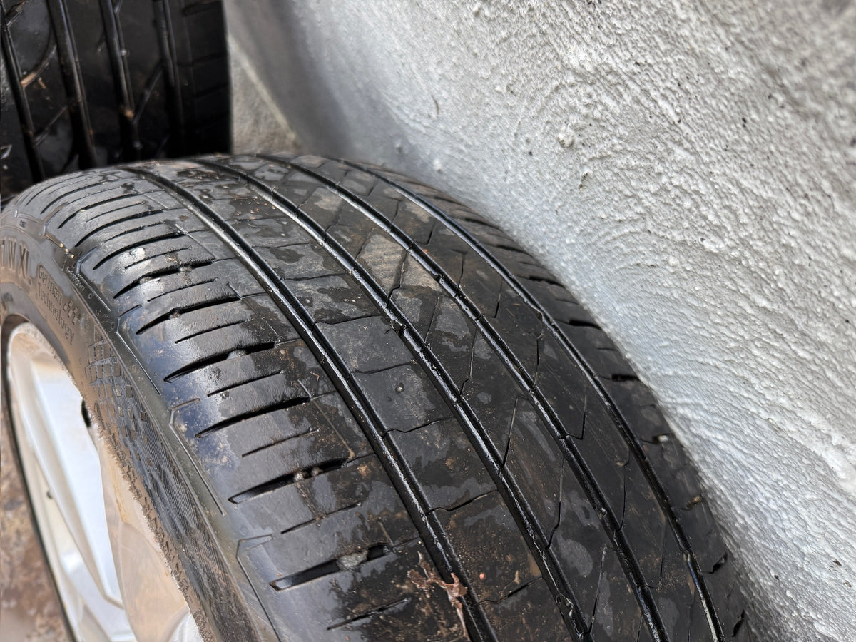Volvo V40 17” Alloy Wheels with Good Tyres