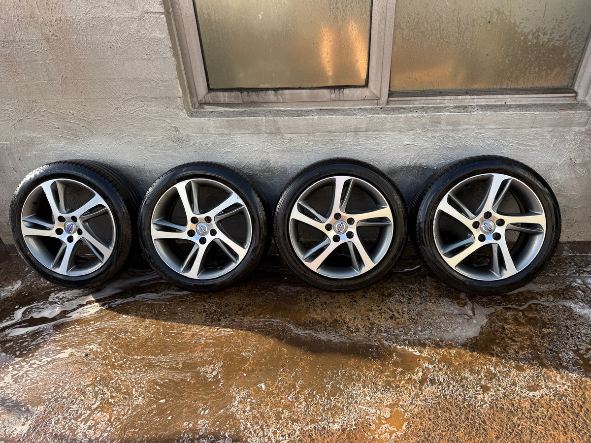 Volvo V40 V50 17” Alloy Wheels with Tyres