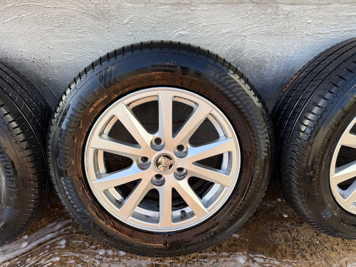 Holden VF Commodore 16” Alloy Wheels with Excellent Continental Tyres