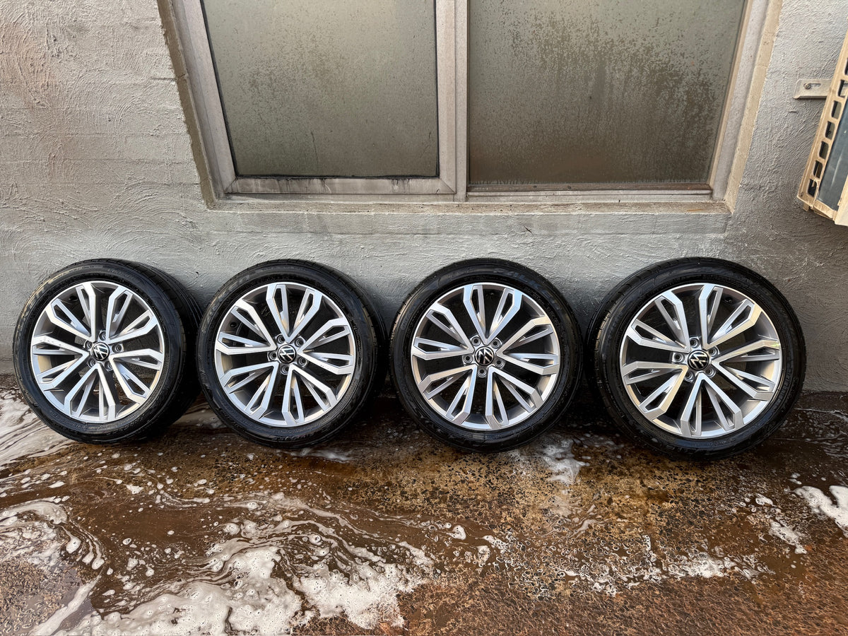 Volkswagen T-Roc 18” Alloy Wheels with Excellent Tyres