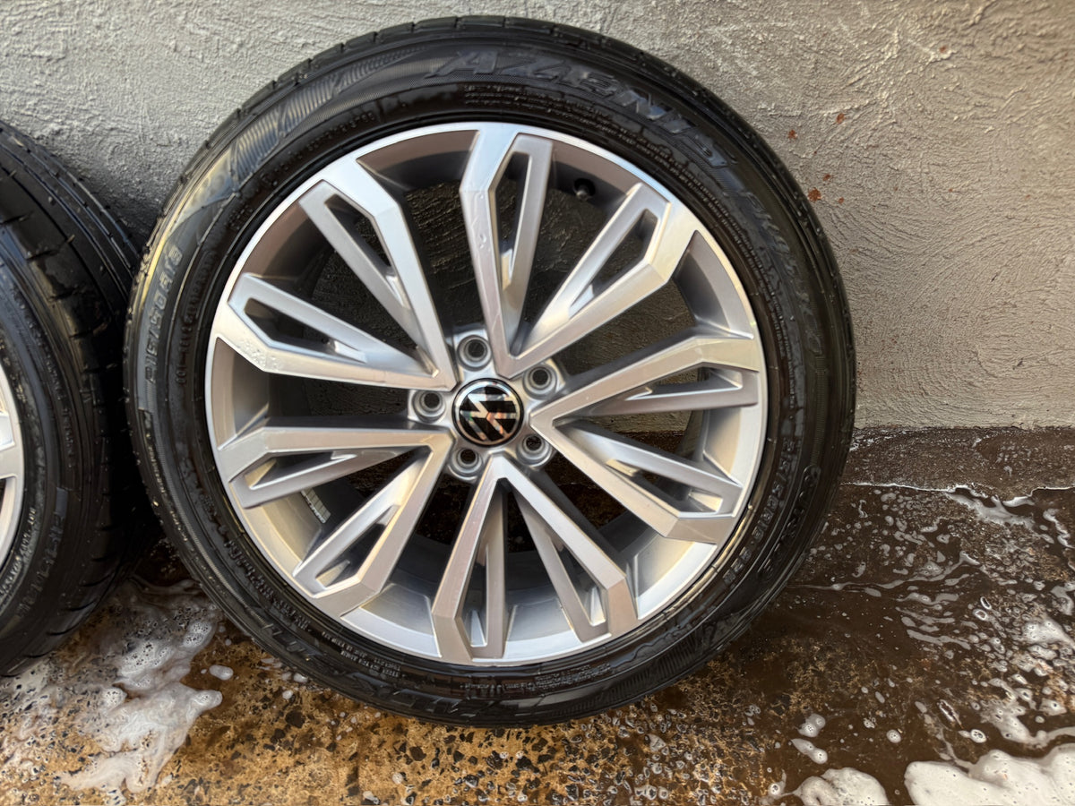 Volkswagen T-Roc 18” Alloy Wheels with Excellent Tyres