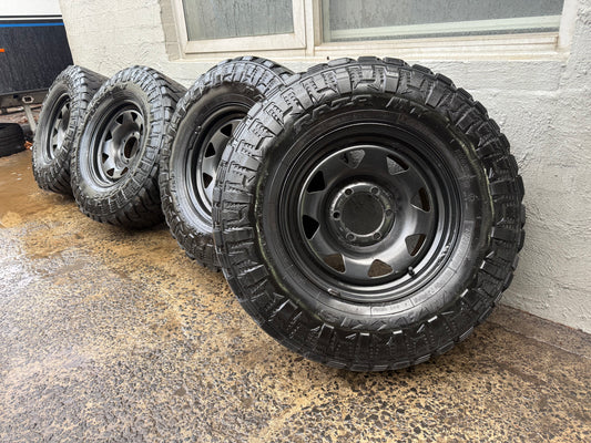 Maxxis Razr 32” M/T Tyres on 6 Stud Rims