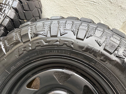 Maxxis Razr 32” M/T Tyres on 6 Stud Rims