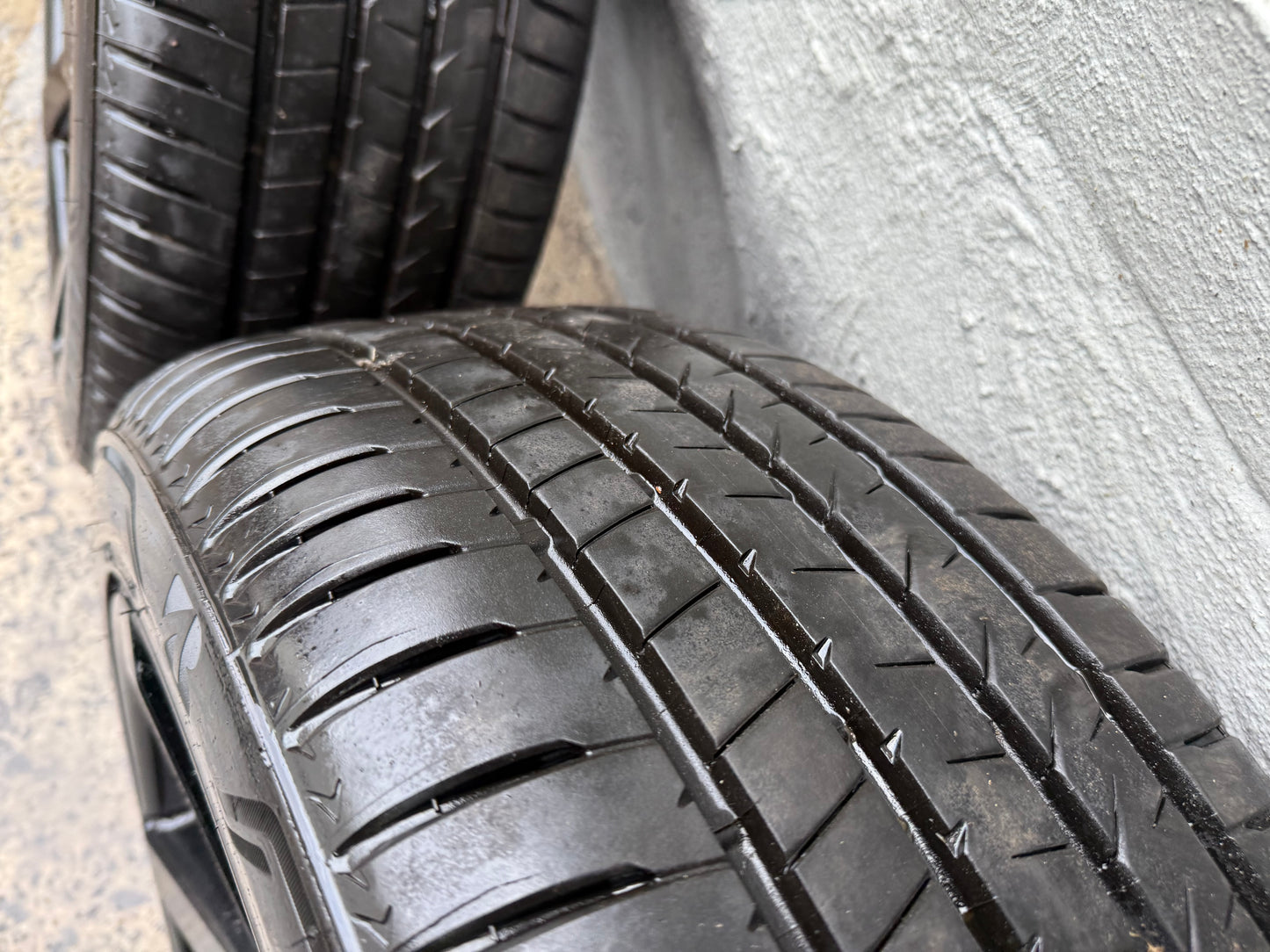 Hussla 5 Spoke 20” Staggered Alloy Wheels with Good Tyres