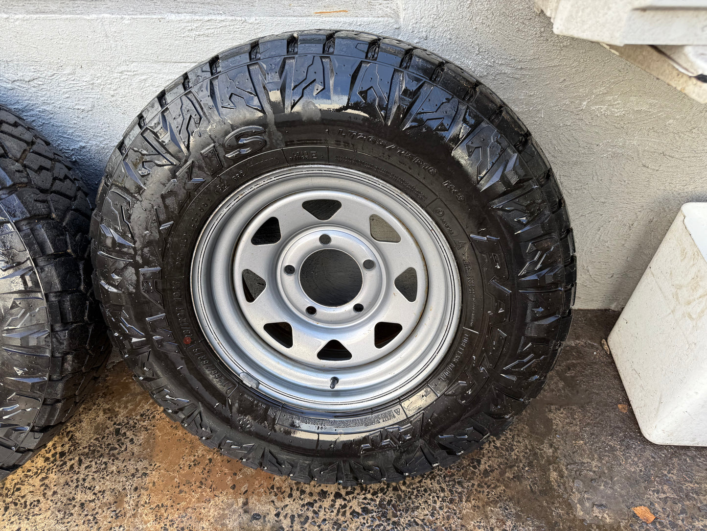Maxxis Razr 32” A/T Tyres on 5 Stud Steel Rims
