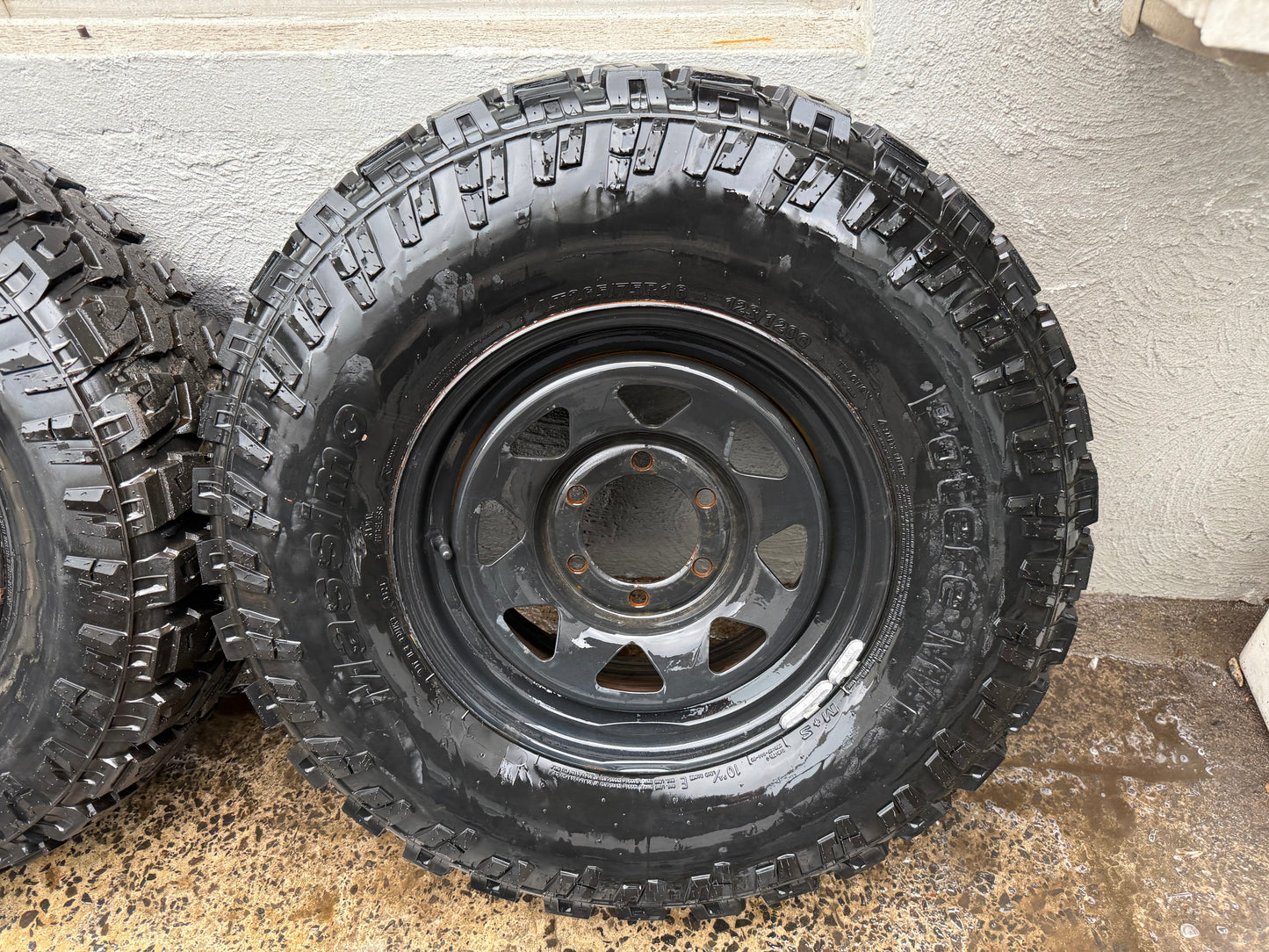 32” Mud Tyres on 6 Stud Steel Rims