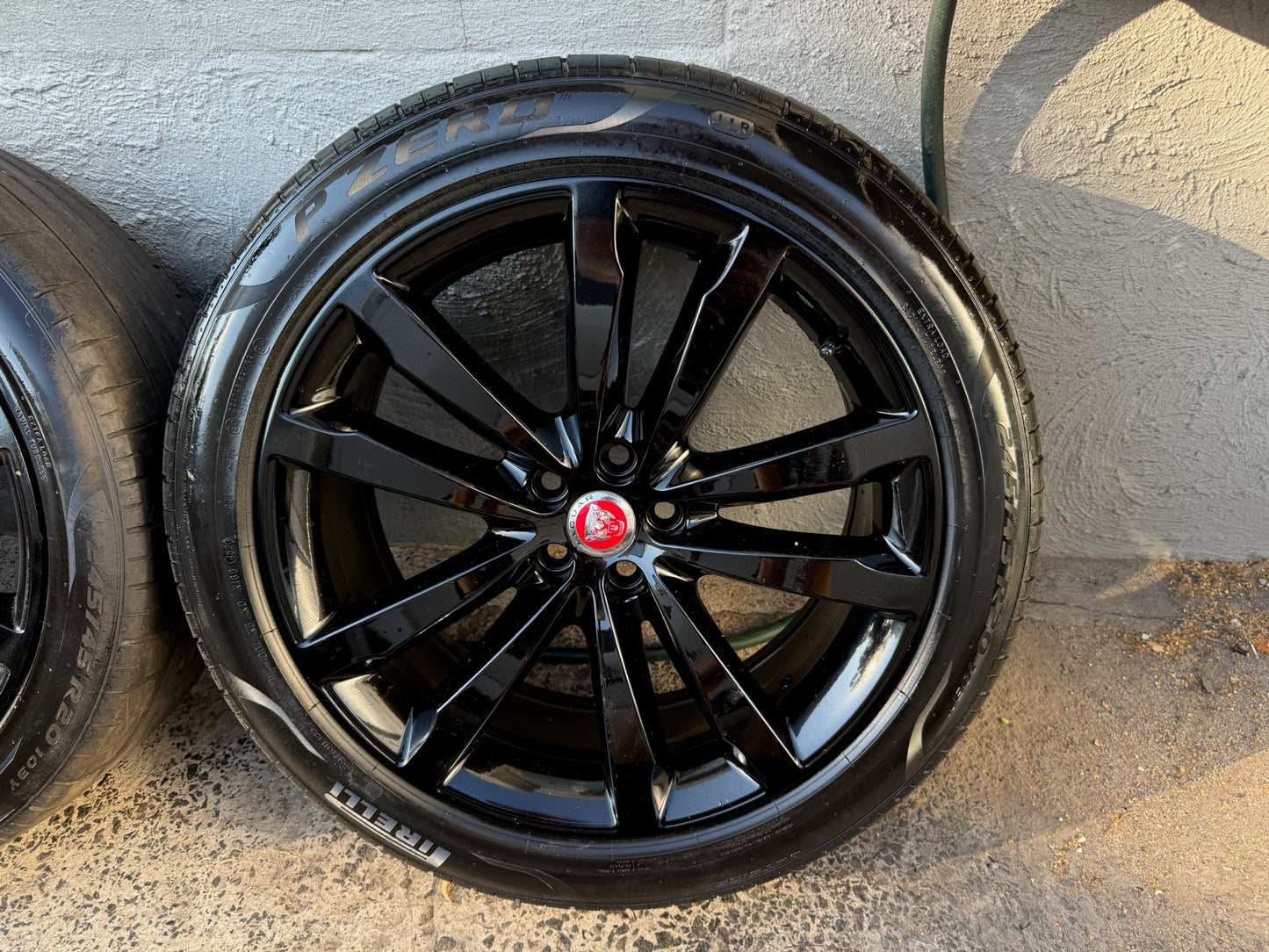 Jaguar F Pace 20” Alloy Wheels with Tyres