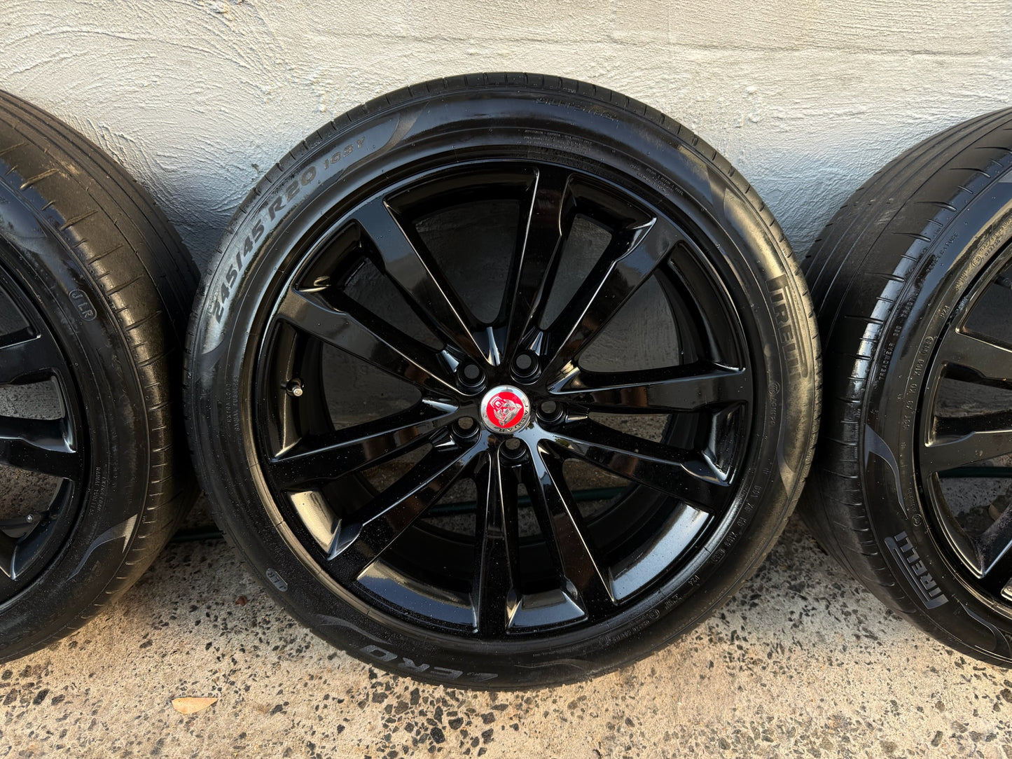 Jaguar F Pace 20” Alloy Wheels with Tyres