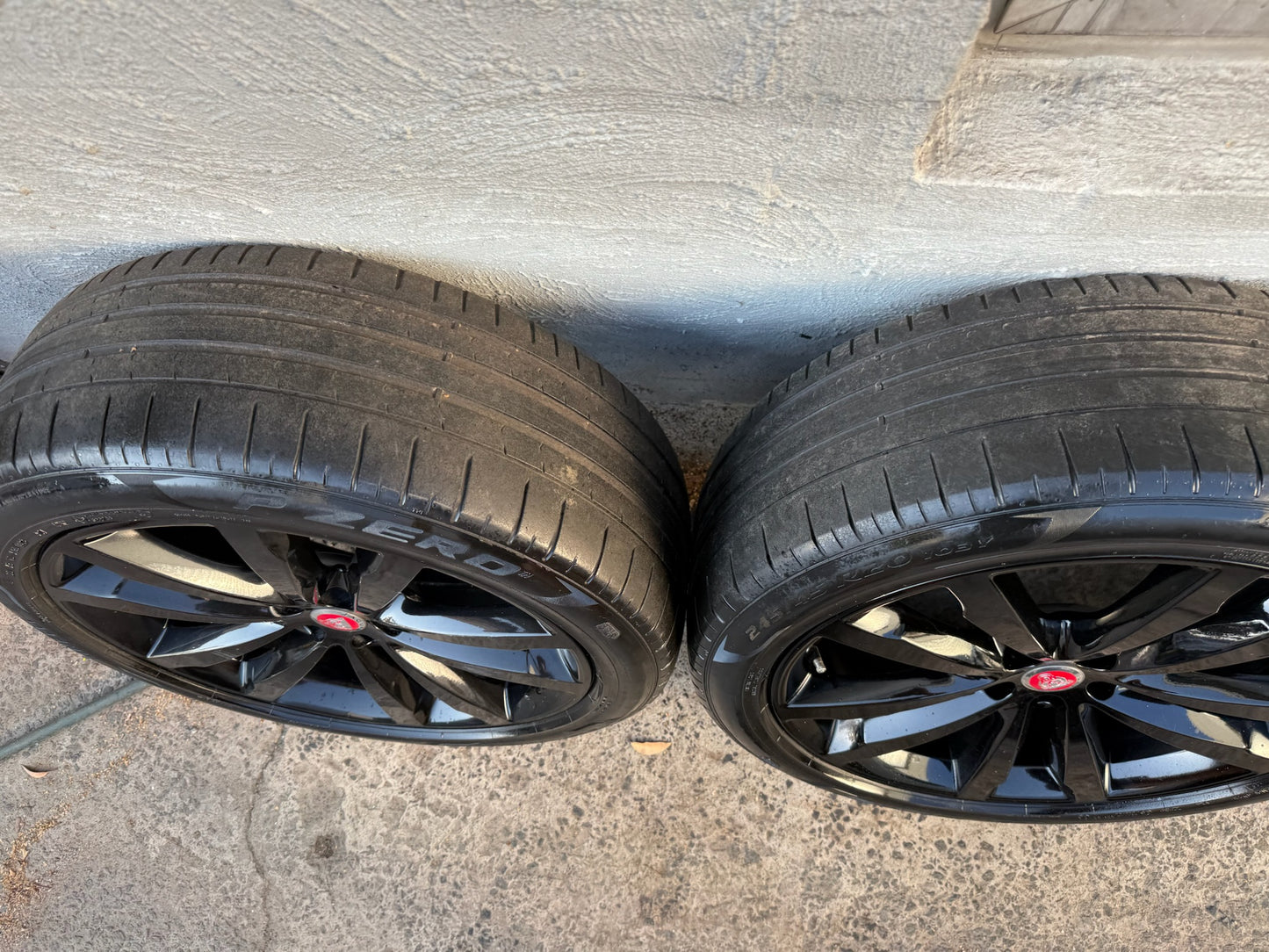 Jaguar F Pace 20” Alloy Wheels with Tyres