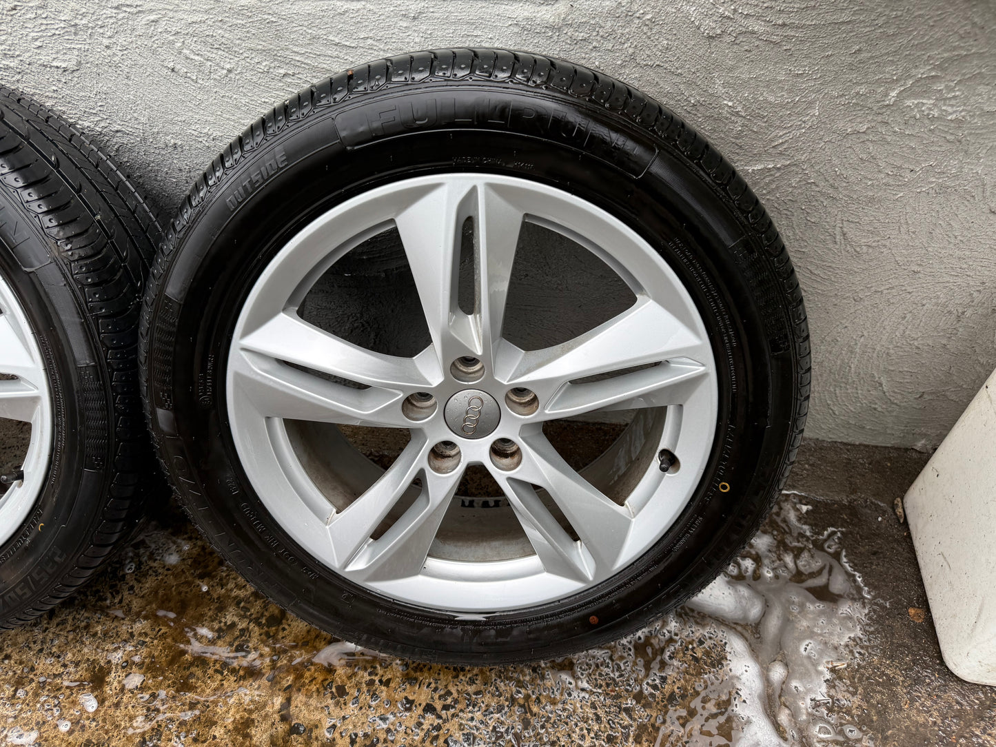 Audi Q3 18” Alloy Wheels with Excellent Tyres