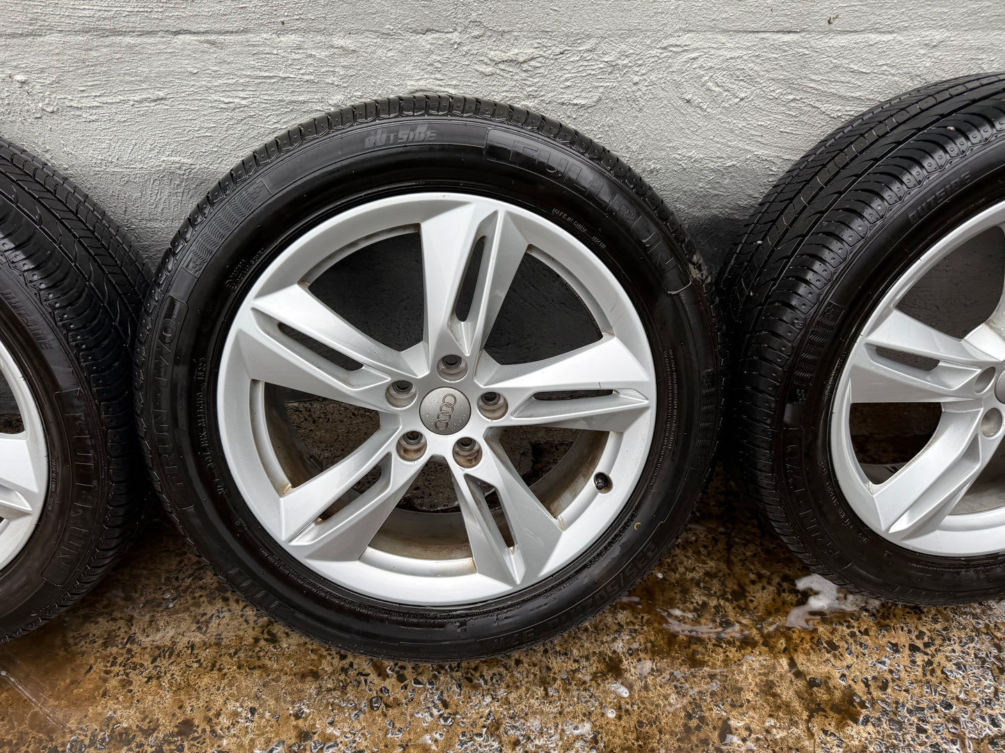 Audi Q3 18” Alloy Wheels with Excellent Tyres